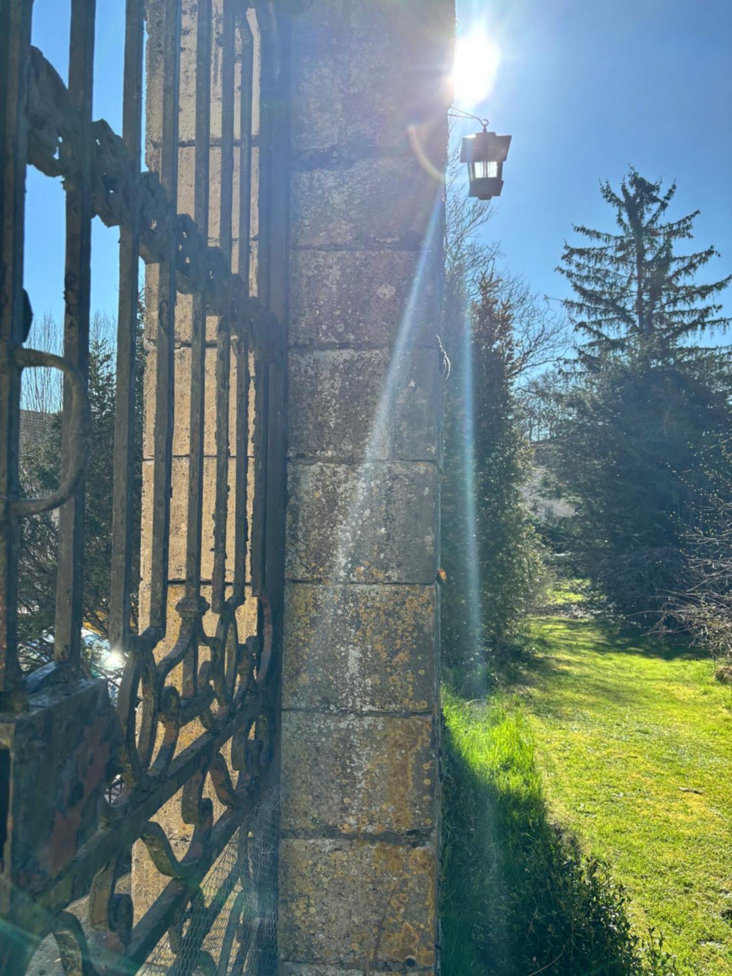 Chateau La Hussardiere Dampierre-sur-Salon エクステリア 写真